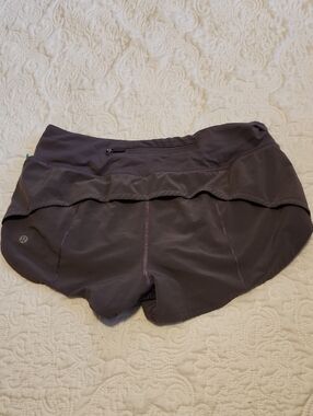 lululemon athletica Speed Up Athletic Shorts with Liner and Zip Pocket Size 4
